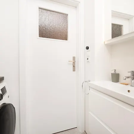 Manufaktura Urban Oasis Apartment