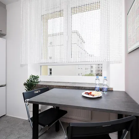 Apartment Manufaktura Urban Oasis By Bookinghost