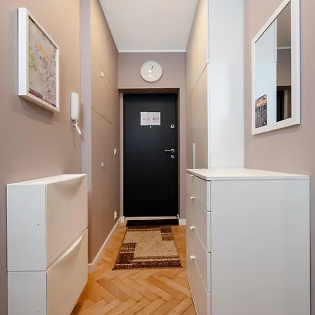 Apartment Manufaktura Urban Oasis By Bookinghost Lodz